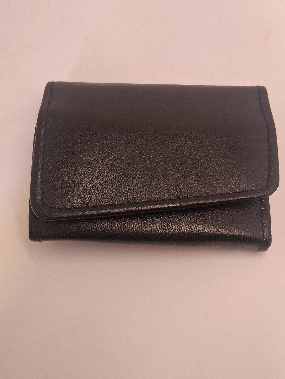 Classic Black Leather Key holder Wallet - Sleek Compact Card Holder